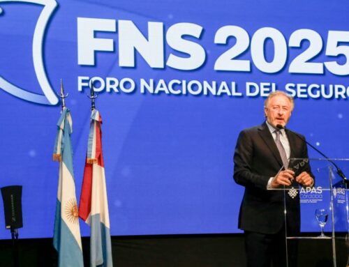 Eduardo Felizia en el Foro Nacional del Seguro de APAS Córdoba
